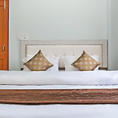 Mystic Kasauli I Pvt Balcony I Peacefull Area I Serviced Apt I By Exotic Stays المظهر الخارجي الصورة